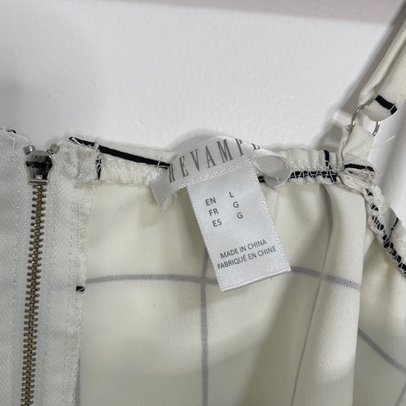 Tile Print Cropped Top - Picture 3 of 3